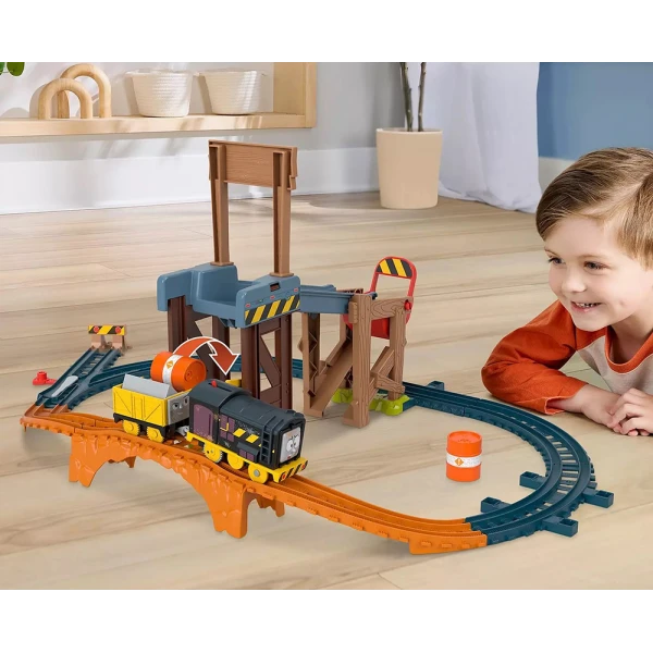 THOMAS THE TRAIN DIESELʼS LIFT & LOAD CONSTRUCTION