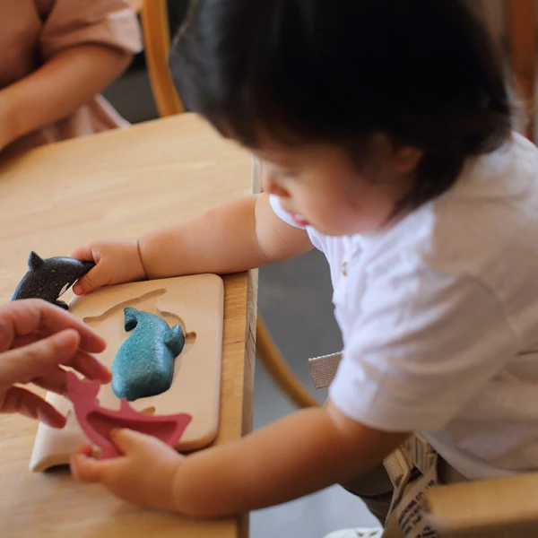 PLAN TOYS WOODEN PUZZLE WITH SEA ANIMALS