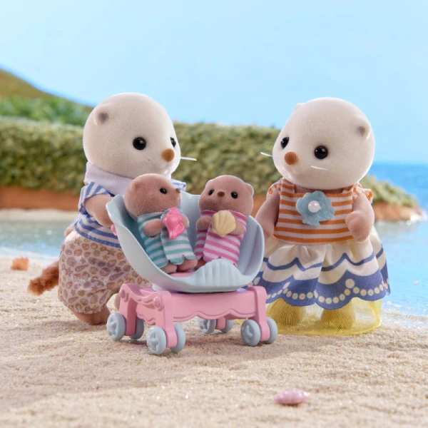 THE SYLVANIAN FAMILIES SEA OTTER FAMILY PLAYSET