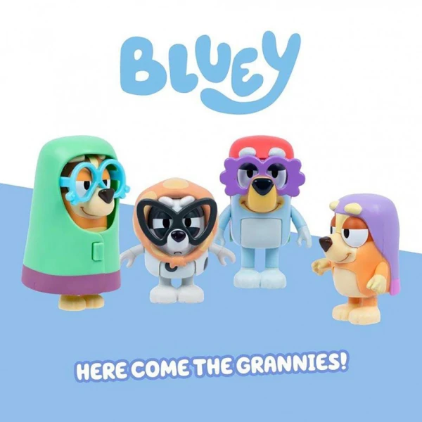 BLUEY SET OF 4 FIGURES WITH ACCESSORIES - HERE COMES THE GRANNIES