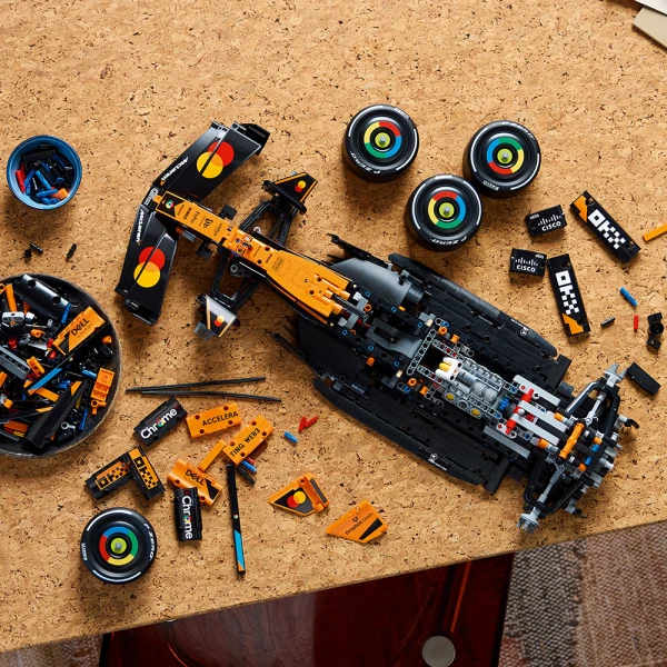 LEGO® TECHNIC ΑΥΤΟΚΙΝΗΤΟ MCLAREN MC39 F1