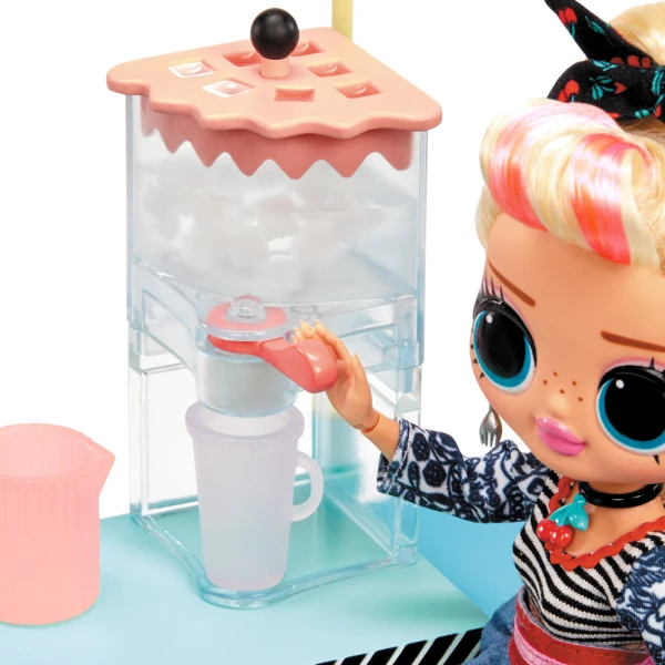 LOL SURPRISE OMG ΚΟΥΚΛΑ ΣΕΦ PLAYSET