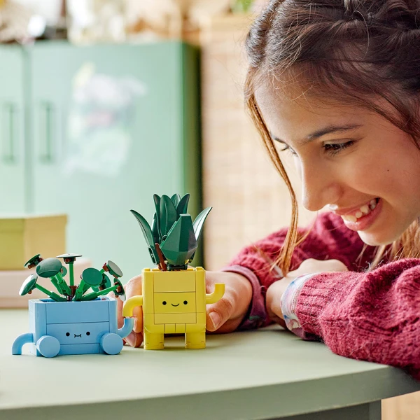 LEGO® BOTANICALS HAPPY PLANTS
