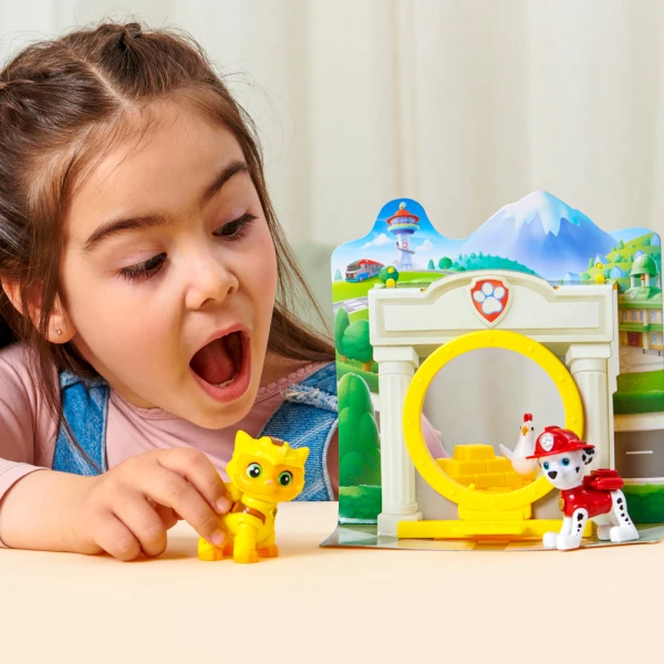 PAW PATROL PUPS WITH MINI PLAYSET CATPACK