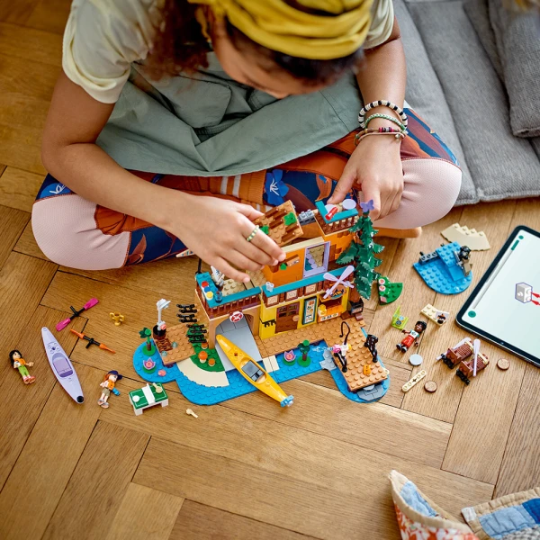 LEGO® FRIENDS ADVENTURE CAMP WATER SPORTS