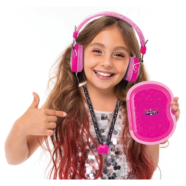 MUSIC STAR WITH SECRET AGENDA