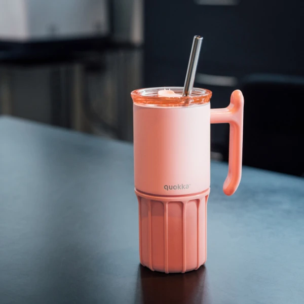 QUOKKA STAINLESS STEEL RAMBLER ΚΟΥΠΑ ΜΕ ΒΑΣΗ ΣΙΛΙΚΟΝΗΣ 720ml - PEACHY PINK