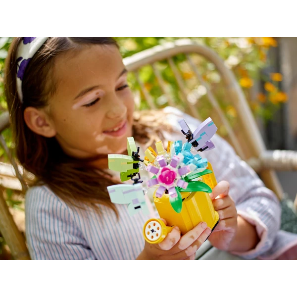 LEGO® CREATOR ΛΟΥΛΟΥΔΙΑ ΣΕ ΠΟΤΙΣΤΗΡΙ