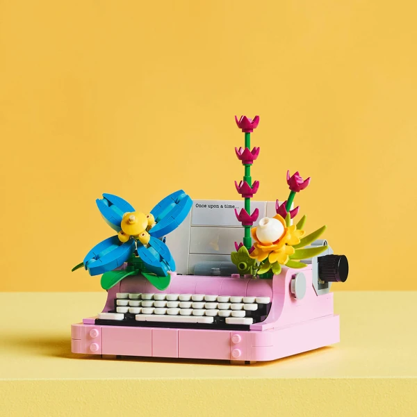 LEGO® CREATOR TYPEWRITER WITH FLOWERS