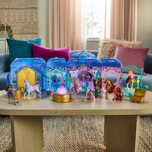 UNICORN ACADEMY STABLE PLAYSET