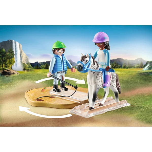 PLAYMOBIL HORSES OF WATERFALL MODERN RIDING SCHOOL