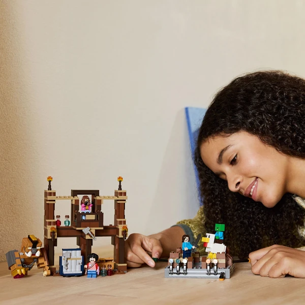 LEGO® MINECRAFT® ΡΙΝΓΚ ΠΥΓΜΑΧΙΑΣ ΣΤΗΝ ΈΠΑΥΛΗ ΣΤΟ ΔΑΣΟΣ