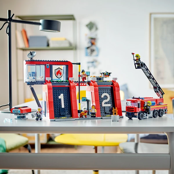 LEGO® CITY ΣΤΑΘΜΟΣ ΠΥΡΟΣΒΕΣΤΙΚΗΣ ΜΕ ΠΥΡΟΣΒΕΣΤΙΚΟ ΦΟΡΤΗΓΟ
