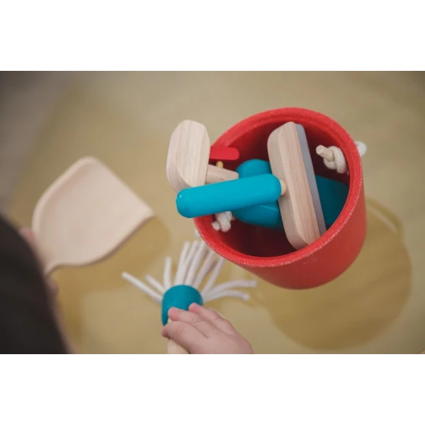 ΞΥΛΙΝΟ ΠΑΙΧΝΙΔΙ PLAN TOYS ΣΕΤ ΚΑΘΑΡΙΣΤΙΚΩΝ