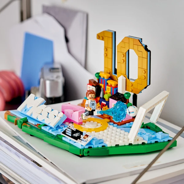 LEGO® EDITIONS SPORTS LIONEL MESSI SOCCER HIGHLIGHTS