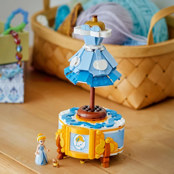 LEGO® DISNEY PRINCESS ΤΟ ΦΟΡΕΜΑ ΤΗΣ ΣΤΑΧΤΟΠΟΥΤΑΣ