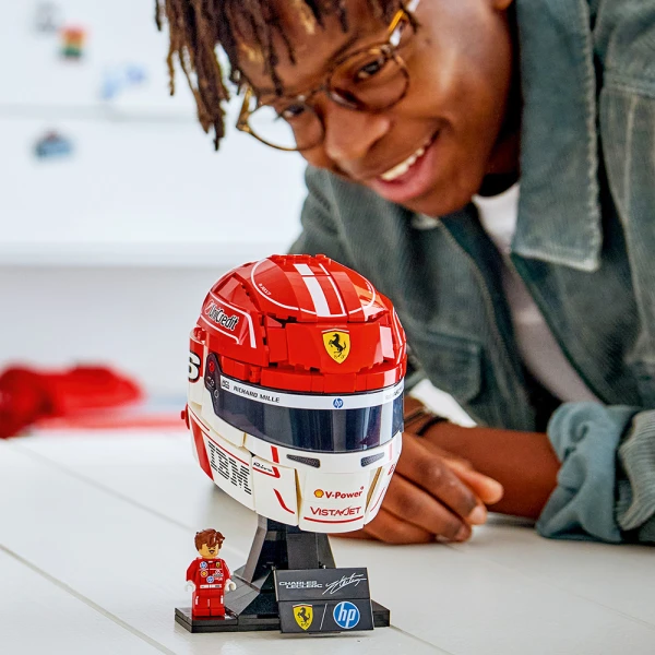 LEGO® EDITIONS SCUDERIA FERRARI HP CHARLES LECLERC HELMET