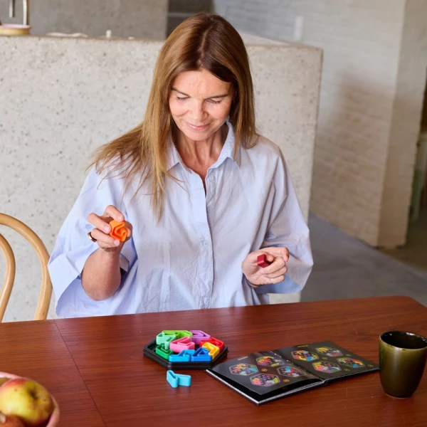 SMARTGAMES LOGIC GAME IQ DELUXE HEXAGON