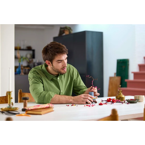 LEGO® BOTANICALS PLUM BLOSSOM