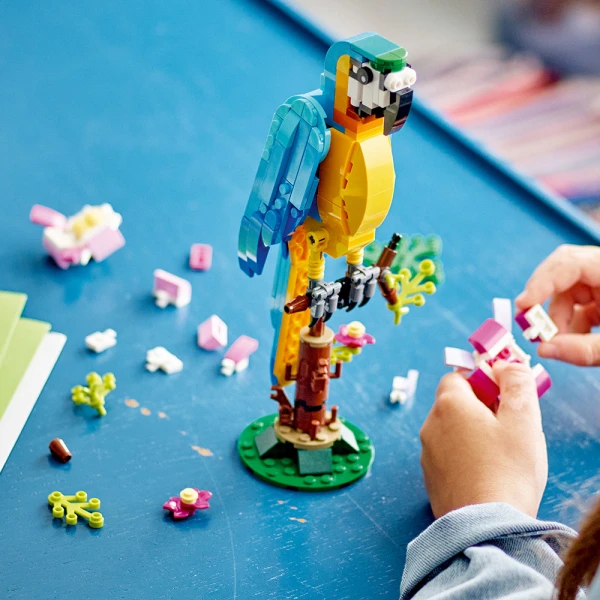 LEGO® CREATOR EXOTIC PARROT