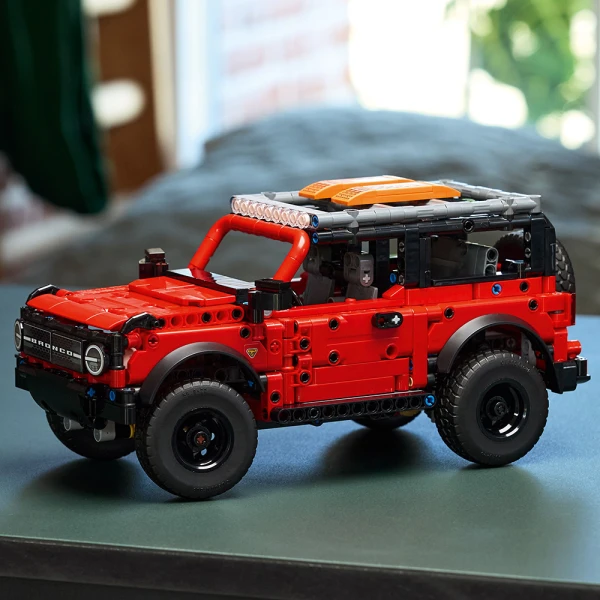 LEGO® TECHNIC FORD BRONCO® SUV