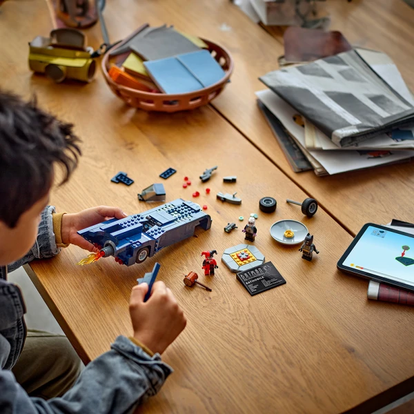 LEGO® DC BATMAN™ BATMAN WITH THE BATMOBILE™ VS. HARLEY QUINN™ & MR. FREEZE™