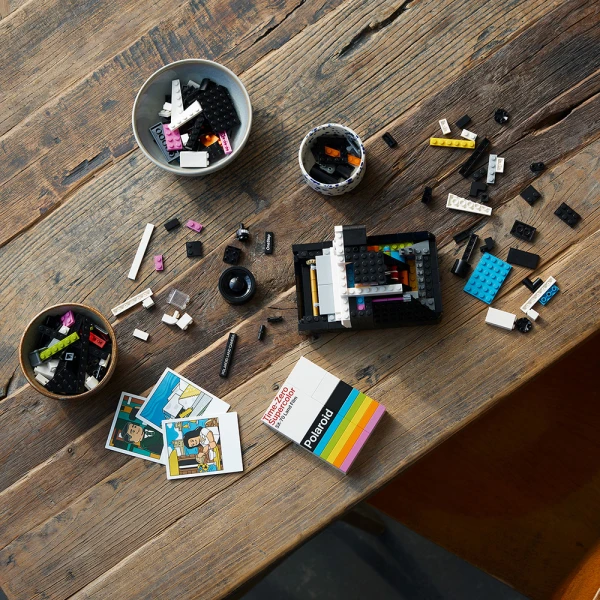 LEGO® IDEAS POLAROID ONESTEP SX-70 CAMERA