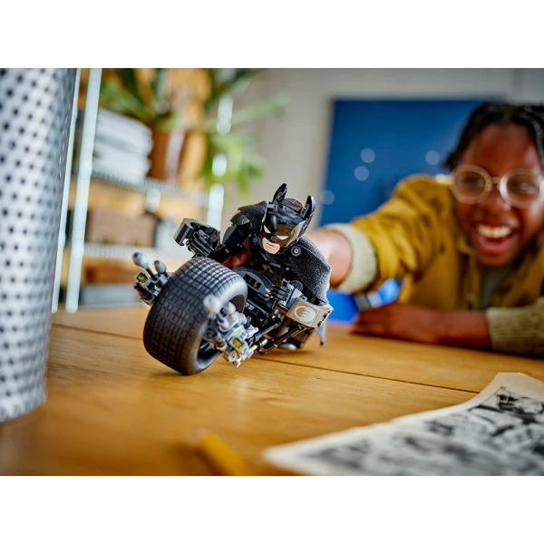 LEGO® DC BATMAN™ BATMAN CONSTRUCTION FIGURE & THE BAT-POD BIKE