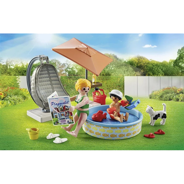 PLAYMOBIL CITY LIFE SPLASHING FUN IN THE GARDEN