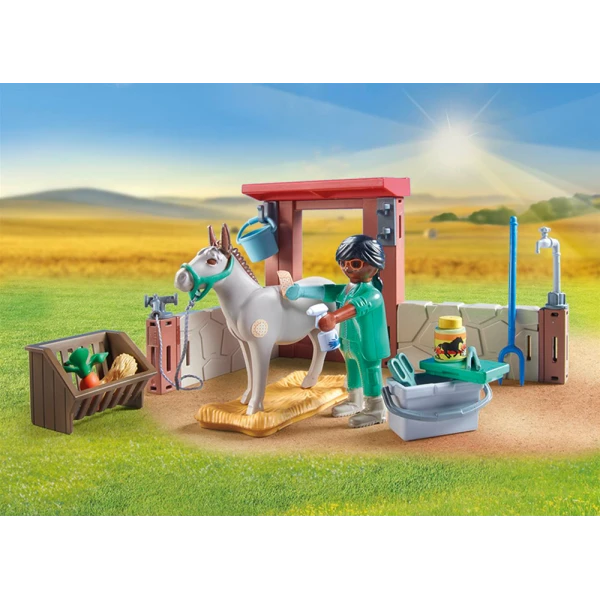 PLAYMOBIL COUNTRY FARMYARD VET