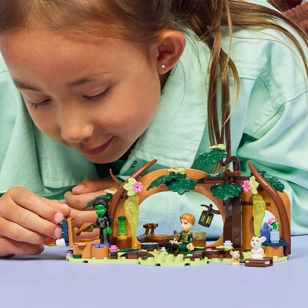LEGO® WICKED ELPHABAʼS RETREAT