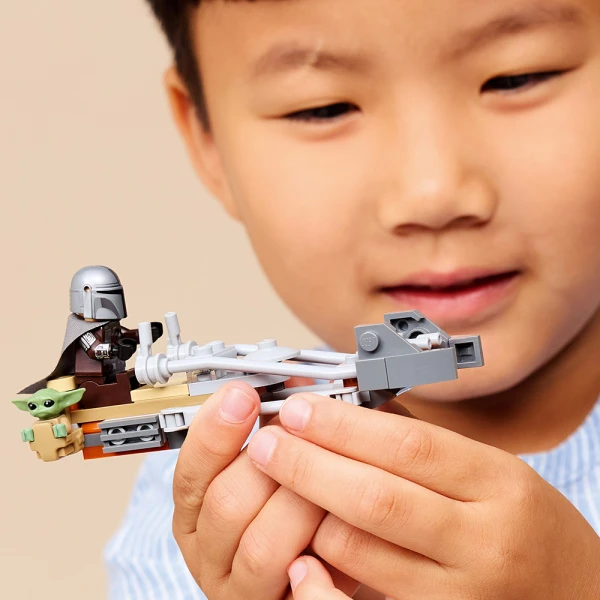 LEGO® STAR WARS™ THE MANDALORIAN & GROGU’S SPEEDER BIKE™