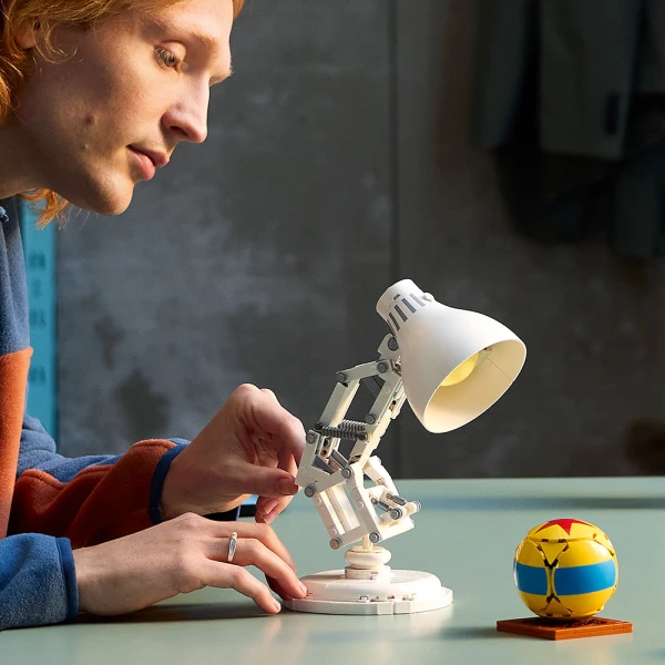 LEGO® IDEAS DISNEY PIXAR LUXO JR.