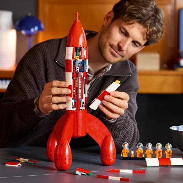 LEGO® IDEAS TINTIN® MOON ROCKET
