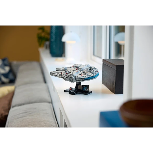 LEGO® STAR WARS™ MILLENNIUM FALCON™