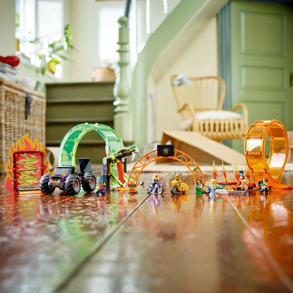 LEGO® CITY DOUBLE LOOP STUNT ARENA