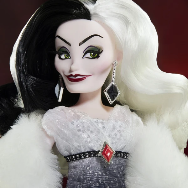 DİSNEY VİLLAİNS STYLE SERİES ΚΟΥΚΛΑ CRUELLA DE VİL