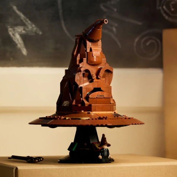 LEGO® HARRY POTTER™ TALKING SORTING HAT™