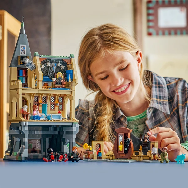 LEGO® HARRY POTTER™ ΚΑΣΤΡΟ ΤΟΥ ΧΟΓΚΟΥΑΡΤΣ: ΠΤΕΡΥΓΑ ΝΟΣΗΛΕΙΑΣ