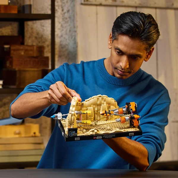 LEGO® STAR WARS™ ΔΙΟΡΑΜΑ ΑΚΑΤΟΔΡΟΜΙΑΣ™ ΣΤΟ ΜΟΣ ΈΣΠΑ
