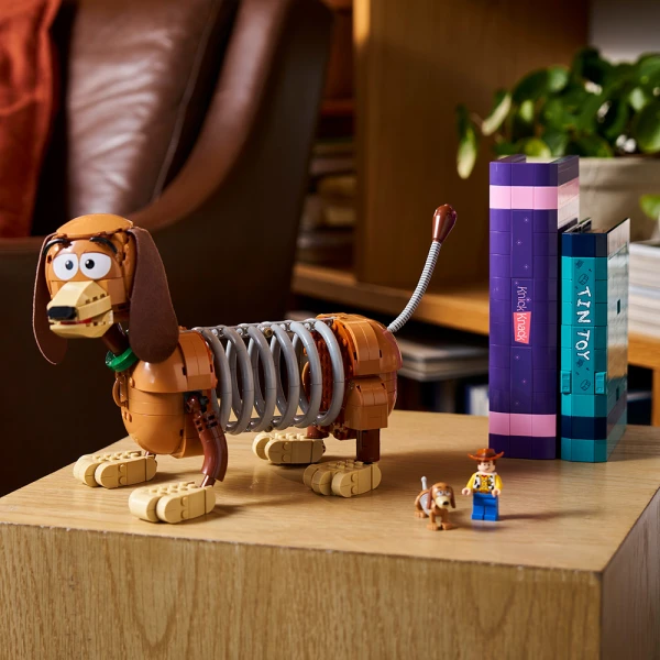 LEGO®  DISNEY PIXAR TOY STORY SLINKY DOG BOOKENDS