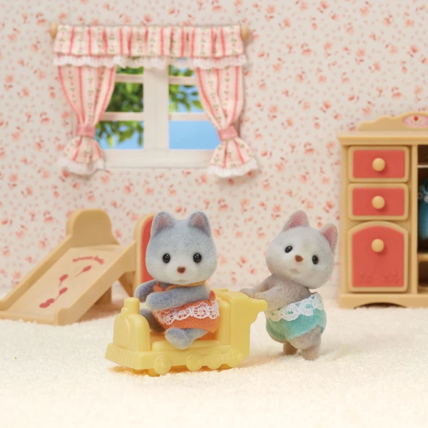 THE SYLVANIAN FAMILIES HUSKY TWINS 5638