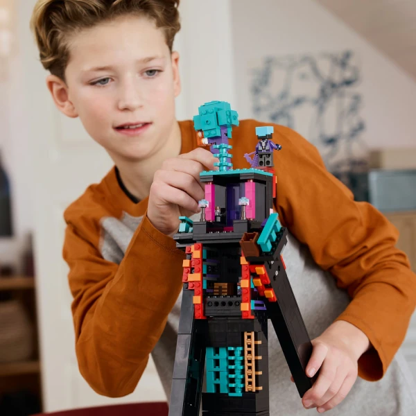 LEGO® MINECRAFT® THE ENDERMAN TOWER