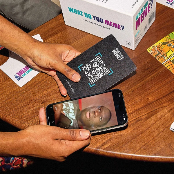 AS GAMES BOARD GAME WHAT DO YOU MEME? NOW WITH GIFS FOR AGES 8+ AND 3-8 PLAYERS