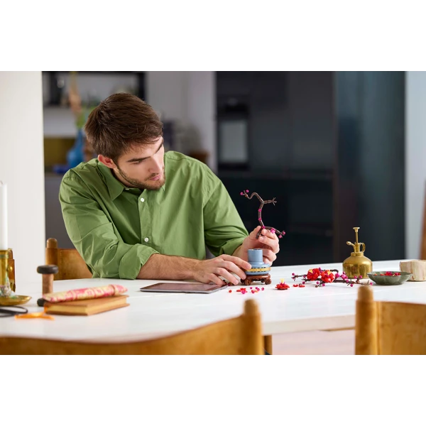 LEGO® BOTANICALS PLUM BLOSSOM
