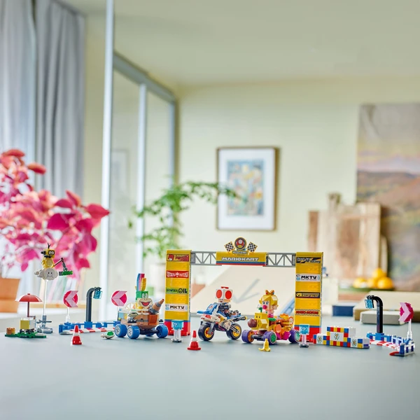 LEGO® SUPER MARIO™: MARIO KART™ – BABY PEACH & ΣΕΤ ΓΚΡΑΝ ΠΡΙ