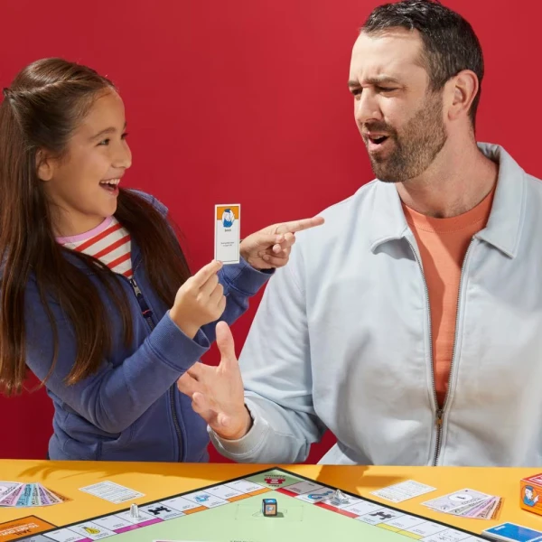 ΕΠΕΚΤΑΣΗ ΕΠΙΤΡΑΠΕΖΙΟΥ ΠΑΙΧΝΙΔΙΟΥ MONOPOLY ΠΗΓΑΙΝΕ ΣΤΗ ΦΥΛΑΚΗ