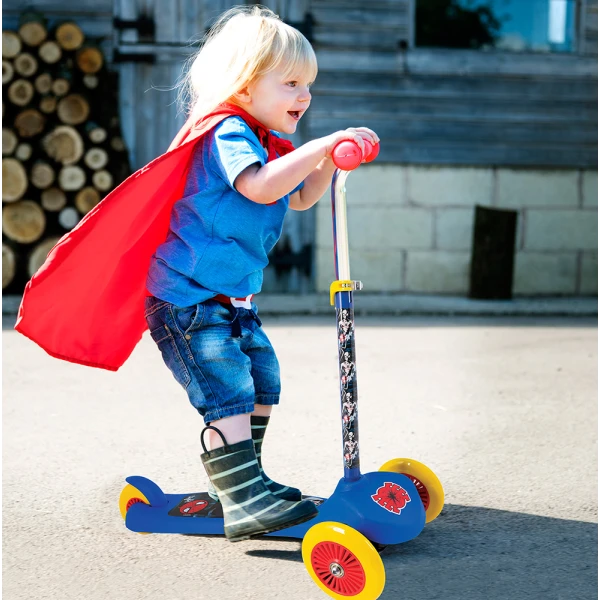 AS TWIST N ROLL SCOOTER MARVEL SPIDERMAN FOR AGES 3+