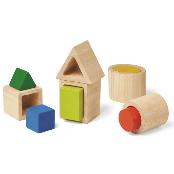 PLAN TOYS ΞΥΛΙΝΟ ΠΑΙΧΝΙΔΙ ΤΑΙΡΙΑΞΕ ΤΑ ΣΧΗΜΑΤΑ