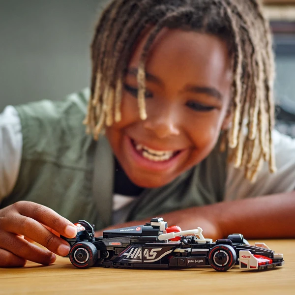 LEGO® SPEED CHAMPIONS MONEYGRAM HAAS F1® TEAM VF-24 RACE CAR